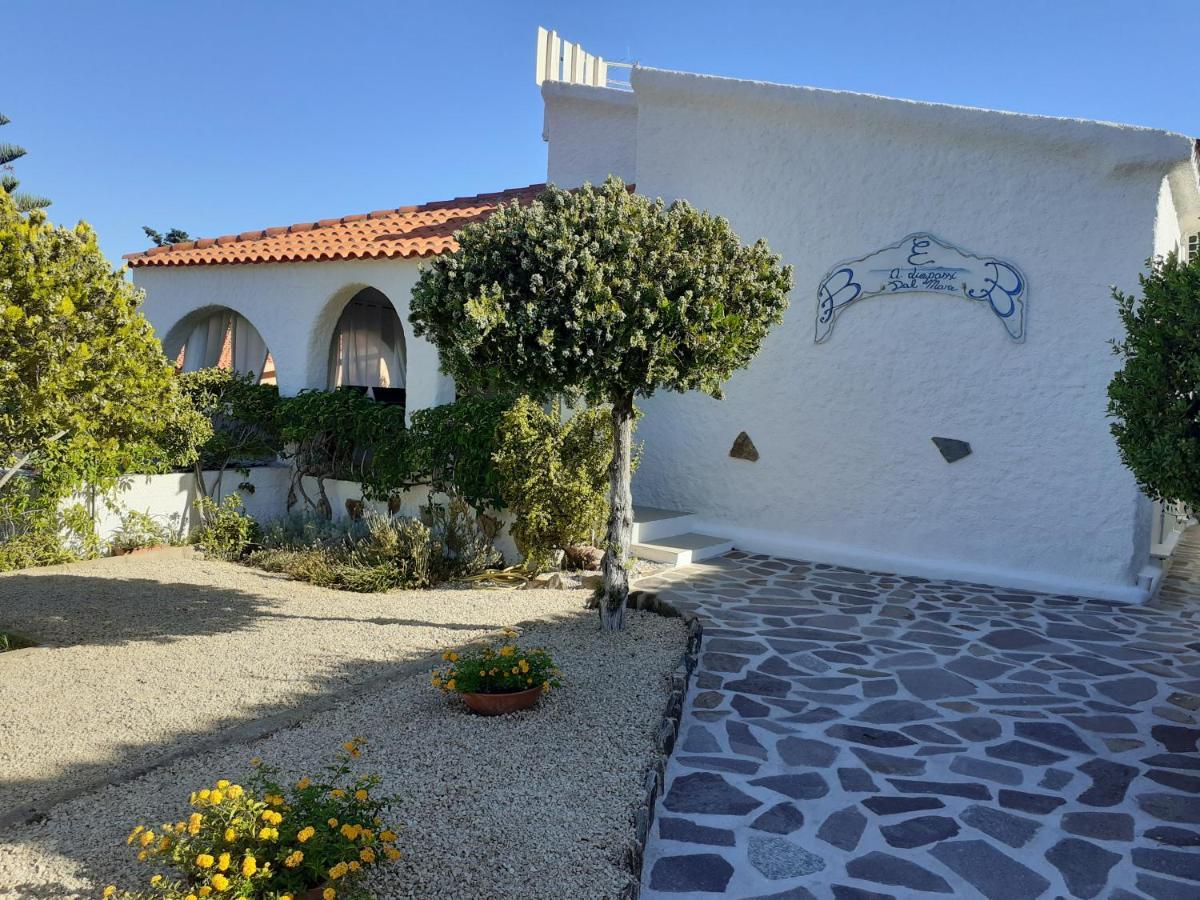 B&B A Due Passi Dal Mare Baja Sardinya Dış mekan fotoğraf